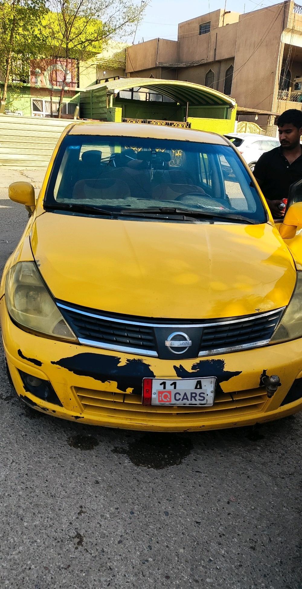 نيسان فيرسا